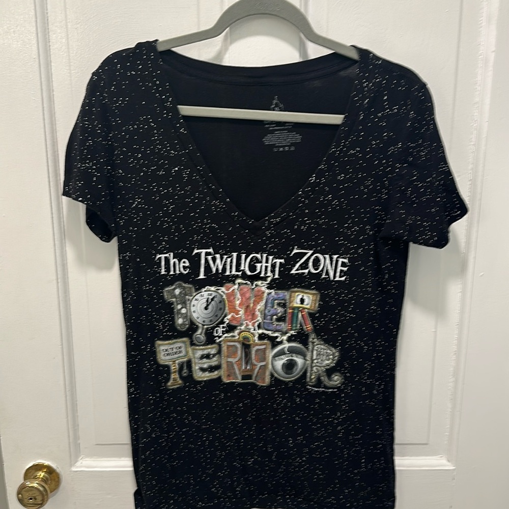 Official Disney Merchandise Tower of Terror v-neck T shirt. Size XL